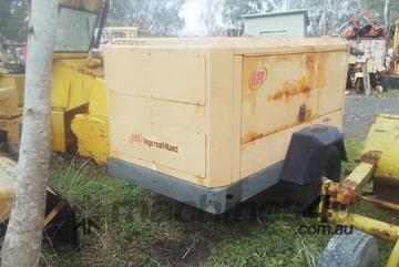 400 cfm 10/12 bar pressure , JD powered , 1800 hrs , 400 cfm 10/12 bar pressure , JD powered , 1800 hrs ,