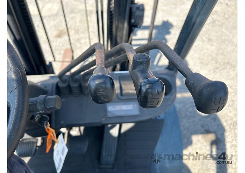 caption 2007 Toyota 32-8FG25 Forklift