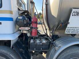 1992 International ACCO 2350E Diesel Fuel Tank - picture2' - Click to enlarge