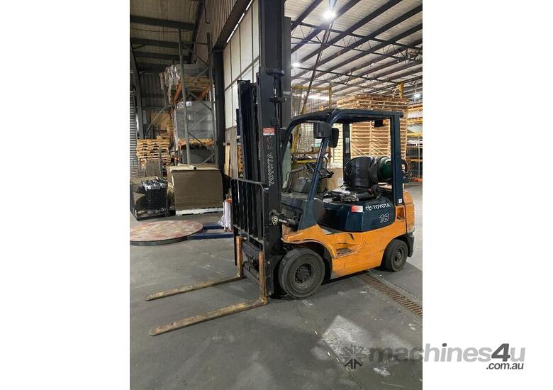 Toyota 42-7FG18 Forklift