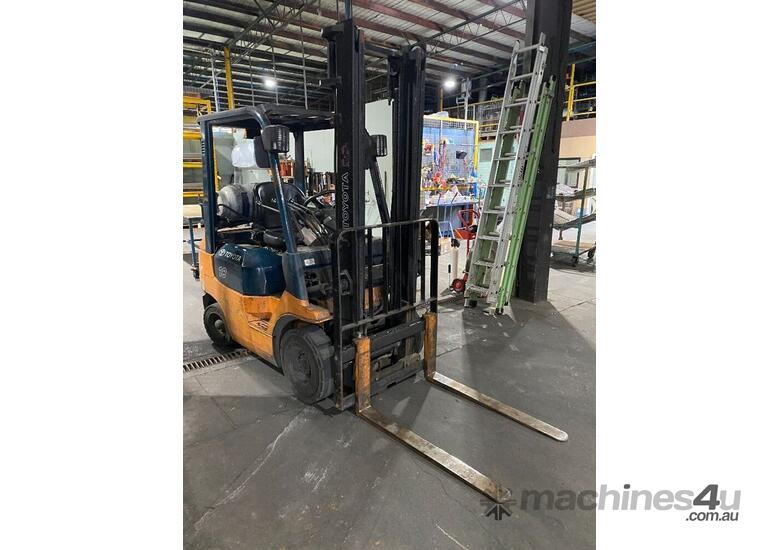 Toyota 42-7FG18 Forklift