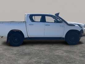 2017 Toyota Hilux  Diesel (Ex Defence) - picture0' - Click to enlarge