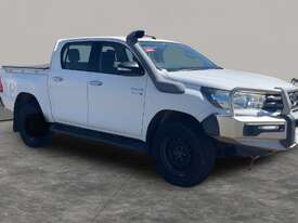 2017 Toyota Hilux  Diesel (Ex Defence) - picture1' - Click to enlarge