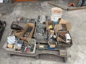 1 X Pallet of Bolts inc Bucket - picture1' - Click to enlarge