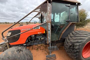 Kubota 2018   M108S 4WD Tractor
