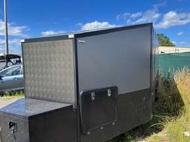 2022 Custom Box Trailer Tandem Axle - picture1' - Click to enlarge