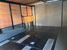 2022 Custom Box Trailer Tandem Axle - picture2' - Click to enlarge