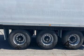 2017 Cartwright Group ST3 Tri Axle Refrigerated Pantech Trailer