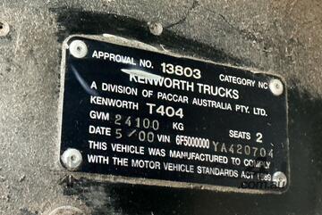 2000 Kenworth T404 Prime Mover