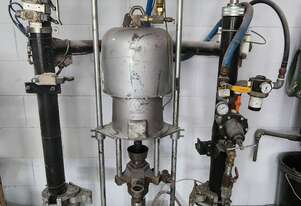 Jacky storage hopper / Graco Pump/ Liquid Bottle filling Machine/ Manuel Pallet wrap Machine