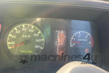 Isuzu 2006   NPR200 Table Top