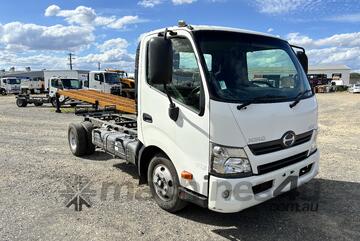 2017 Hino 300 SERIES 616 MEDIUM AUTO Cab Chassis