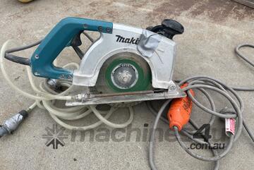 Makita   Wet Diamond Cutter Saw