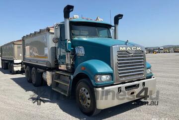 2016 Mack CMHR Trident Tipper & Quad Dog Combination