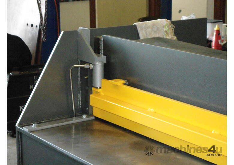 New Design Hydraulic Guillotine 240 V Australian Made - Transport Australia Wide
