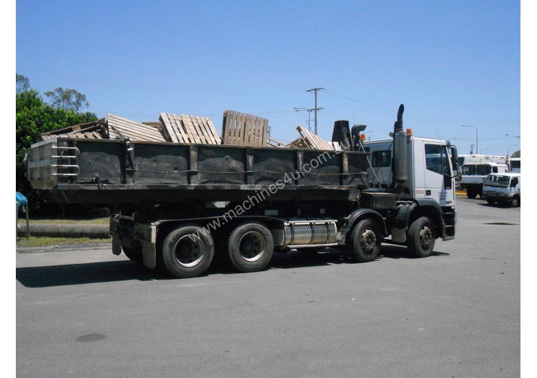Hire 2016 skip Brisbane s Affordable Sunset Skips Skip Bins in