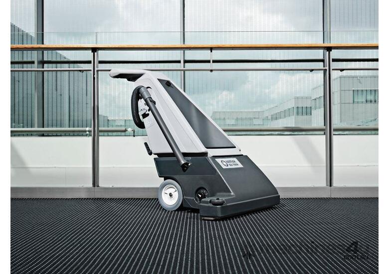 Click to view full size photos Nilfisk Large Area Commercial Vacuum GU700A