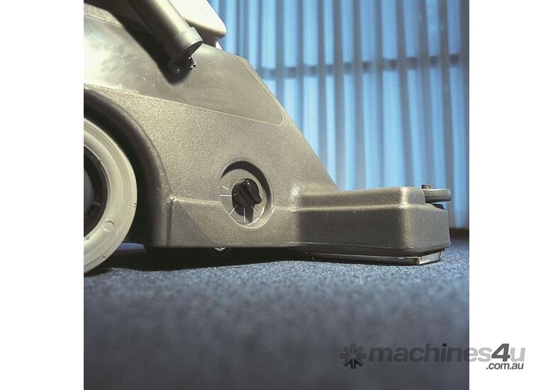 Click to view full size photos Nilfisk Large Area Commercial Vacuum GU700A
