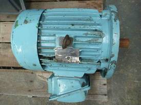 TECO 7.5HP 3 PHASE ELECTRIC MOTOR/ 1440RPM - picture0' - Click to enlarge