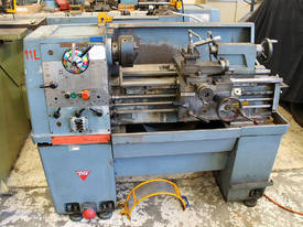 Colchester Master 2500 centre lathe - picture0' - Click to enlarge