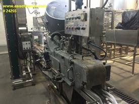 Vacuum capper with infeed conveyor  - picture0' - Click to enlarge