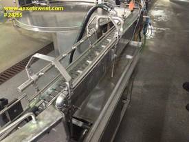 Vacuum capper with infeed conveyor  - picture1' - Click to enlarge