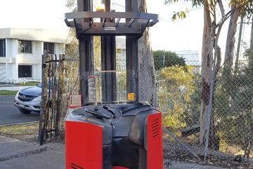 ACTIVE FORKLIFTS - Raymond Reach Truck 2t 6.1m-8.8m lift Fresh Paint