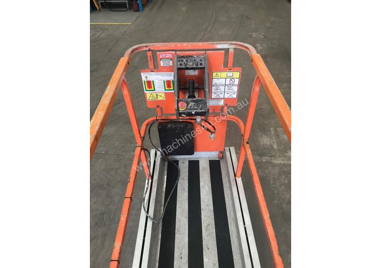 caption JLG 1930ES ELECTRIC SCISSOR LIFT