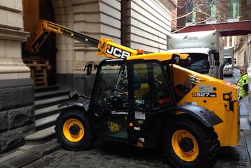JCB 527-58 Telehandler: 2.7 Tonne, 5.8m Reach Ideal for Lifting & Handling!