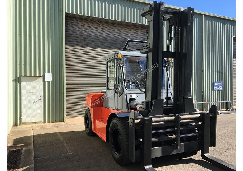 caption Used Forklift Diesel 10 ton - 40 hours only