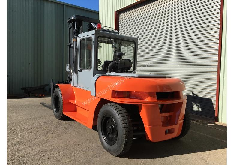 caption Used Forklift Diesel 10 ton - 40 hours only