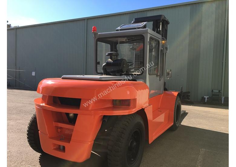 caption Used Forklift Diesel 10 ton - 40 hours only