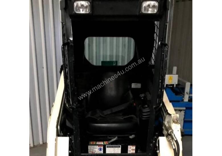 caption PT30 Terex Positrack Loader