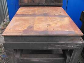 ENGINEERING LAYOUT LAPPING TABLE - picture0' - Click to enlarge