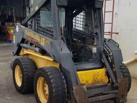 2003 New Holland LS170 Skidsteer - picture0' - Click to enlarge
