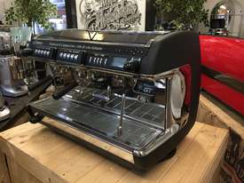 LA CIMBALI M39 DOSATRON GT BLACK 2 GROUP ESPRESSO COFFEE MACHINE CAFE - picture2' - Click to enlarge