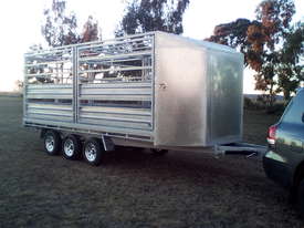 Trailer and Stock Crate - picture0' - Click to enlarge