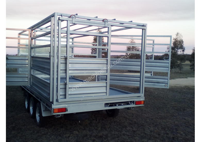 caption Trailer and Stock Crate