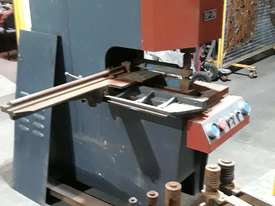 punch press amada sp 30 - picture0' - Click to enlarge