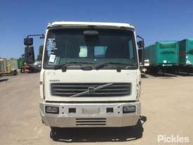 2004 Volvo FL6 - picture1' - Click to enlarge