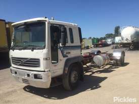 2004 Volvo FL6 - picture2' - Click to enlarge