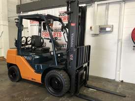 TOYOTA FORKLIFTS 32-8FG30 - picture0' - Click to enlarge