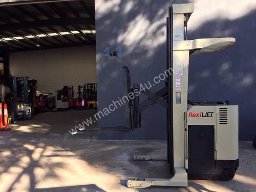 Crown Refurbished RR3000 Stand on Electric Reach Forklift - Refurbished & Repainted