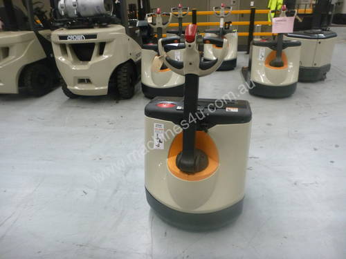 Crown Electric Pallet Mover (Perth branch)