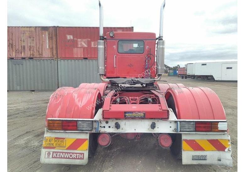 caption Kenworth T404