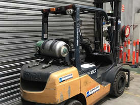 Toyota 32-8FG30 LPG / Petrol Counterbalance Forklift - picture1' - Click to enlarge