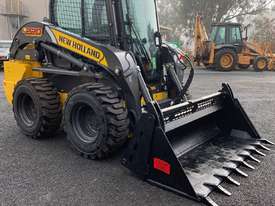 New Holland L220 Skid sterr loader for sale - picture1' - Click to enlarge