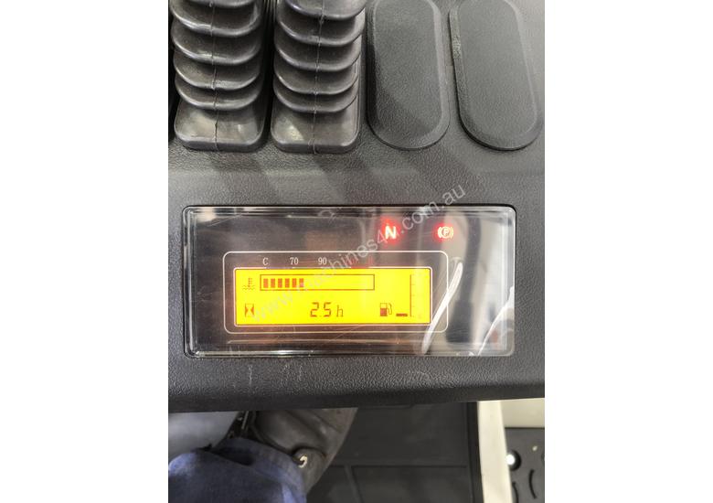 caption HIRE - NEW HANGCHA 3.5T DUEL FUEL COUNTERBALANCE FORKLIFT