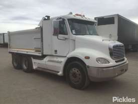 2007 Freightliner Columbia CL112 - picture0' - Click to enlarge