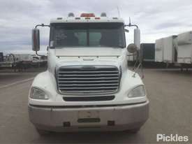 2007 Freightliner Columbia CL112 - picture1' - Click to enlarge
